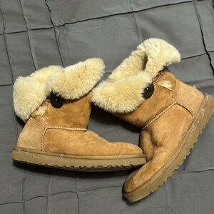 Women's Uggs Tan Boots